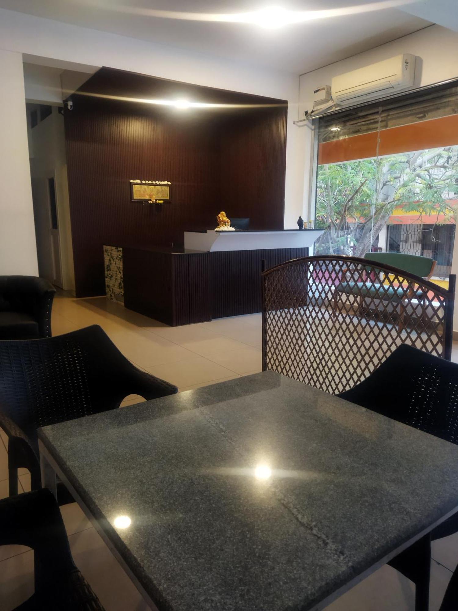 Chaplin Hotel Pondicherry Exterior foto